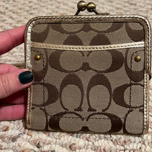 NWOT Coach Gold Signature Wallet with Striped Interior - Picture 2 of 14